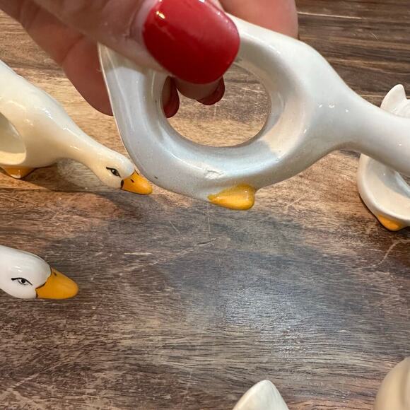 1980's Vintage White Long Neck Goose Duck Ceramic Napkin Rings Set Of 8 - Picture 6 of 7